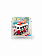 Load image into Gallery viewer, Surfing Die-Cast Combi Van – Pull Back Action